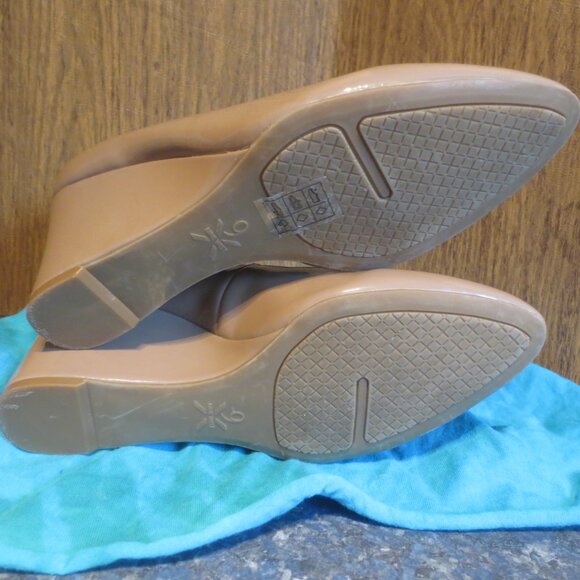 New Old Stock Nine West Jessa Wedge Pumps - Size 8.5M. - Picture 3 of 15